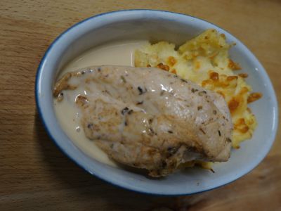 Filet de poulet à la crème et son écrasé de pommes de terre